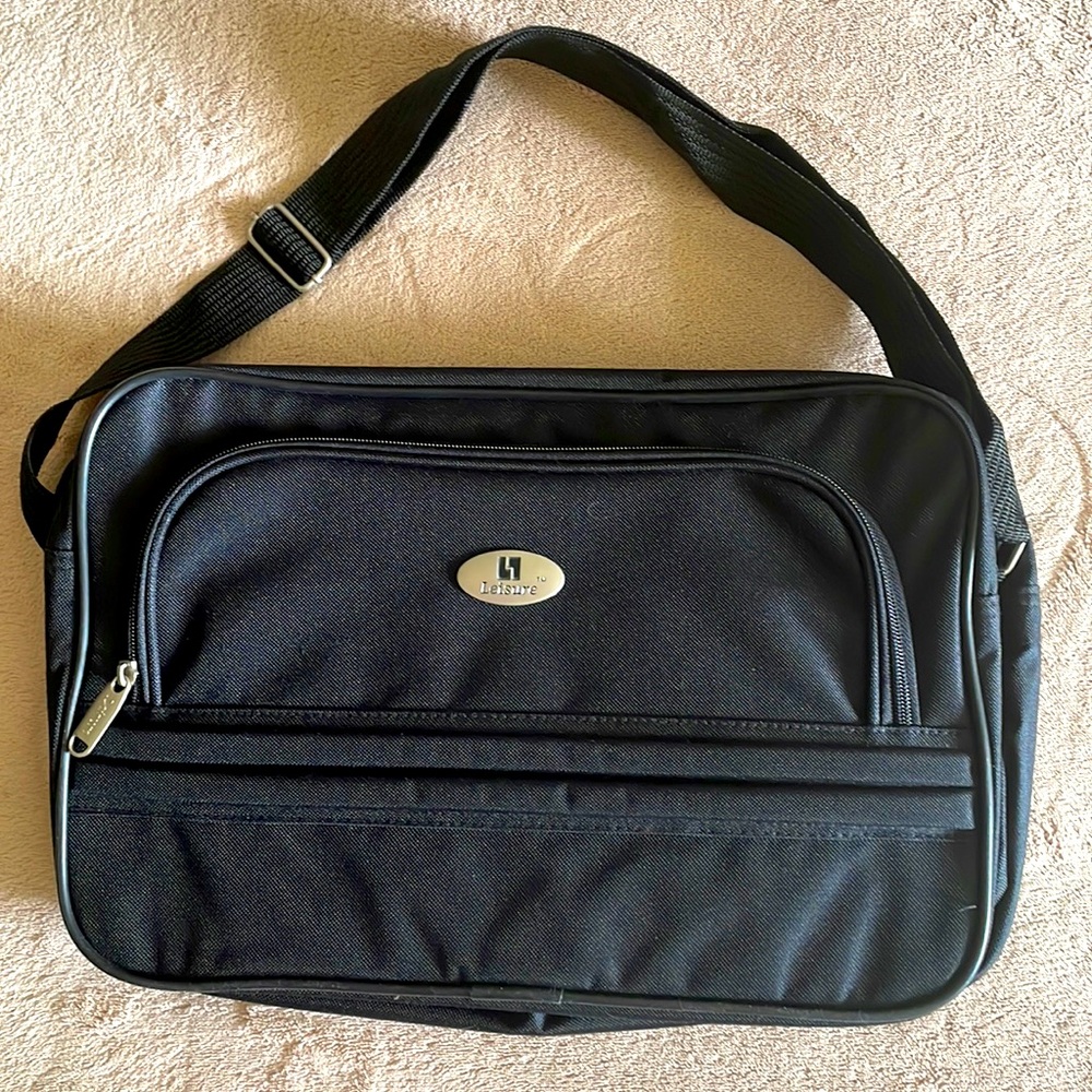 Leisure luggage bag including messenger black zipped pocket adjustable strap